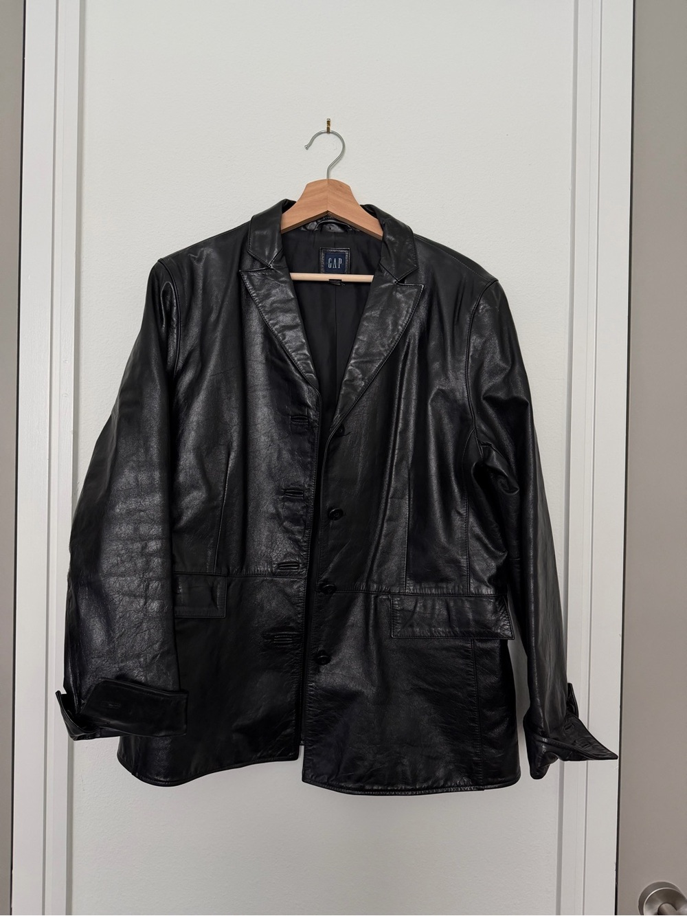 VINTAGE • GAP • 2000s leather jacket